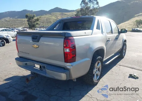 2007 Chevrolet Avalanche 1500 Ls из США, поврежденный, VIN 3GNEC12017G130883